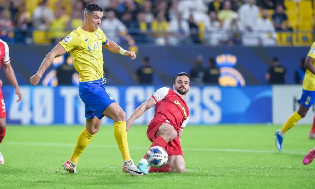 Yakışıklı forvet Cristiano Ronaldo